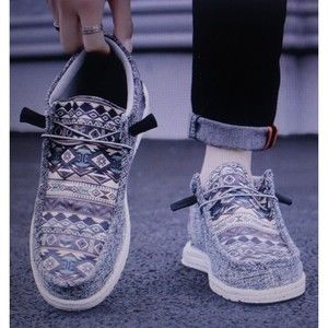 Men's Casual Pull-on Sneakers Sz 9 1/2 41 Black Aztec Print Non-Slip Sole New